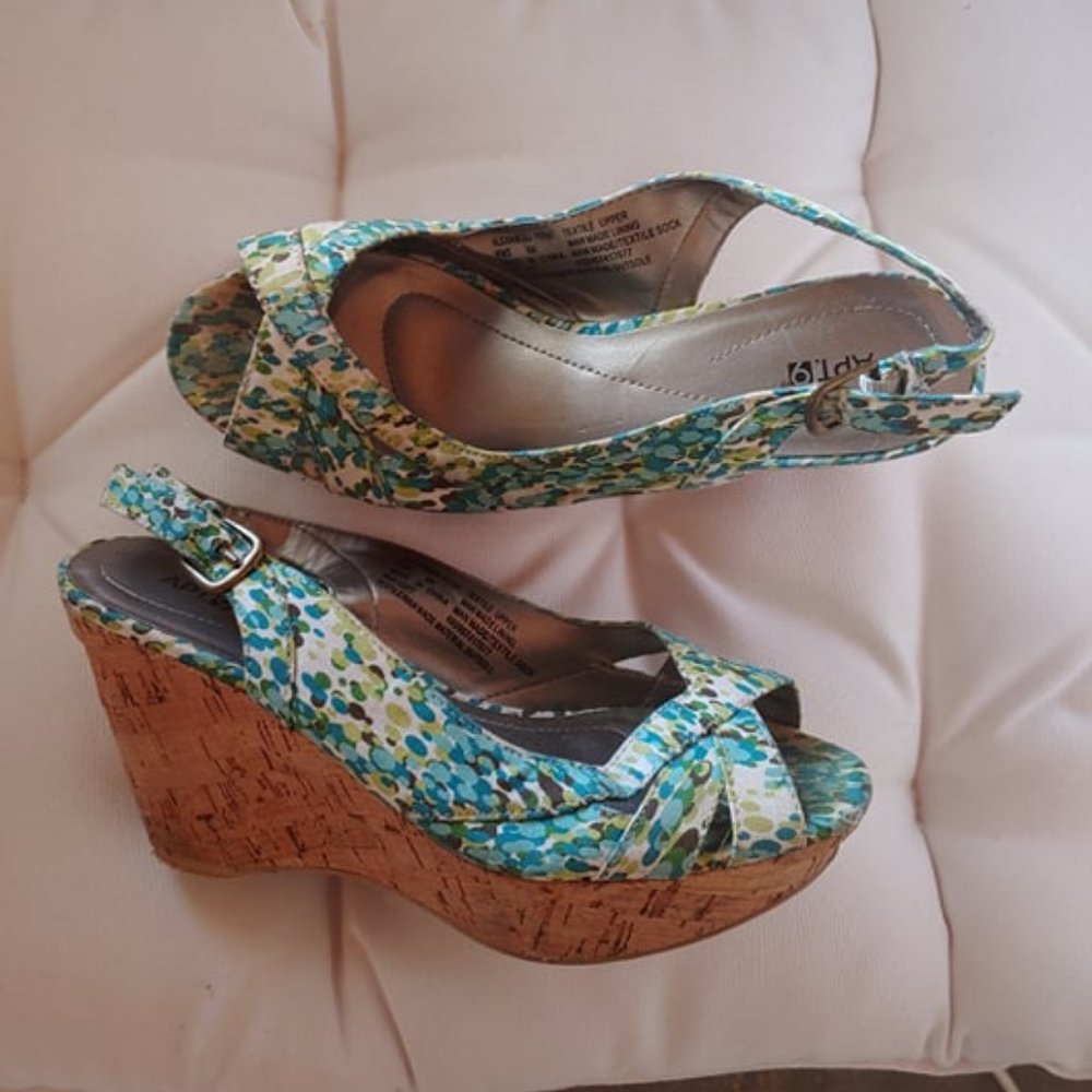 Apt 9 Women's Wedge Shoe